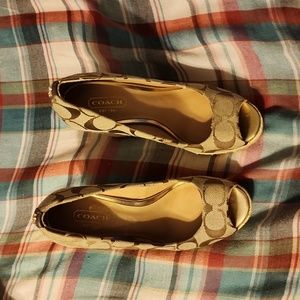 Coach heels tan sz 5